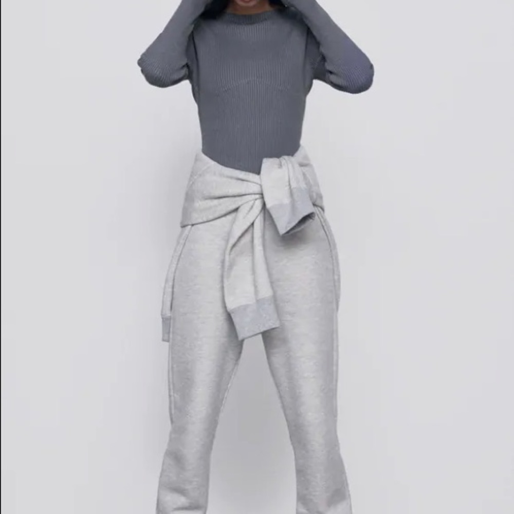 Zara Ribbed Sweater - Picture 2 of 3